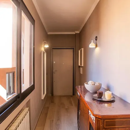 Spanish Steps Design Penthouse With Terrace شقة