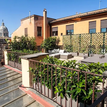 Spanish Steps Design Penthouse With Terrace شقة